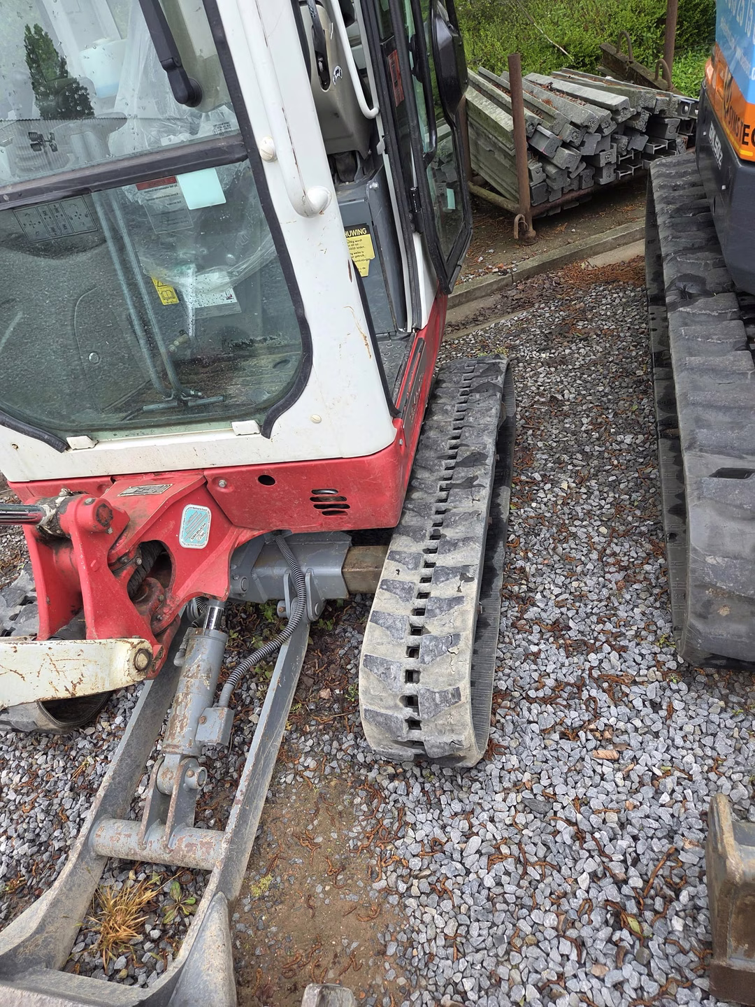 Minigraver Takeuchi TB216