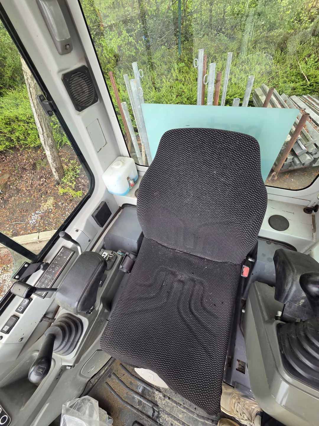 Minigraver Takeuchi TB216