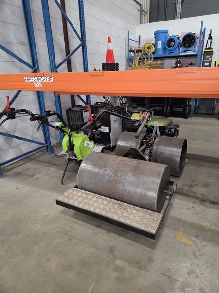Freesmachine met gazonwel motor
