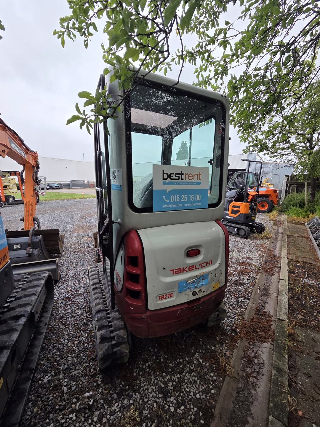 Minigraver Takeuchi TB216