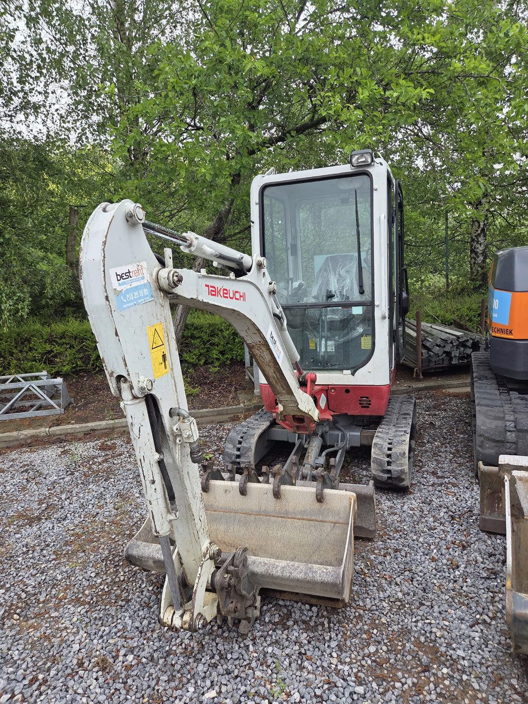 Minigraver Takeuchi TB216