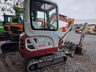 Minigraver Takeuchi TB216