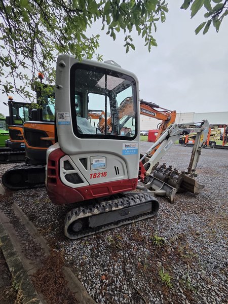 Minigraver Takeuchi TB216