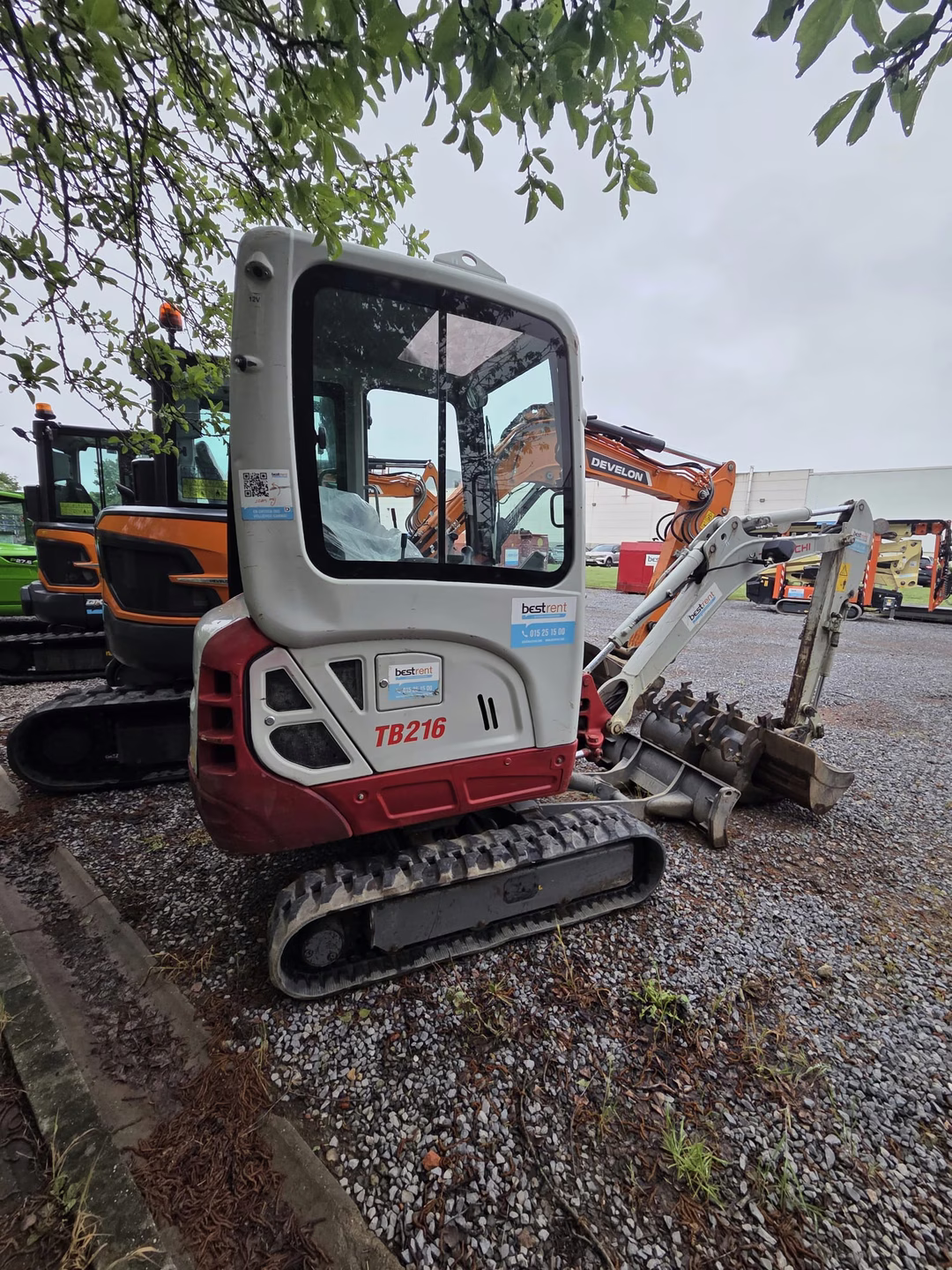 Minigraver Takeuchi TB216